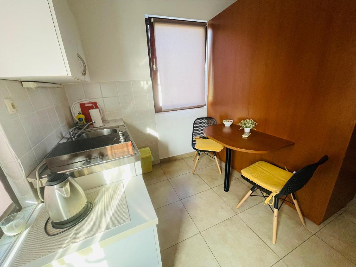 Center Apartment *